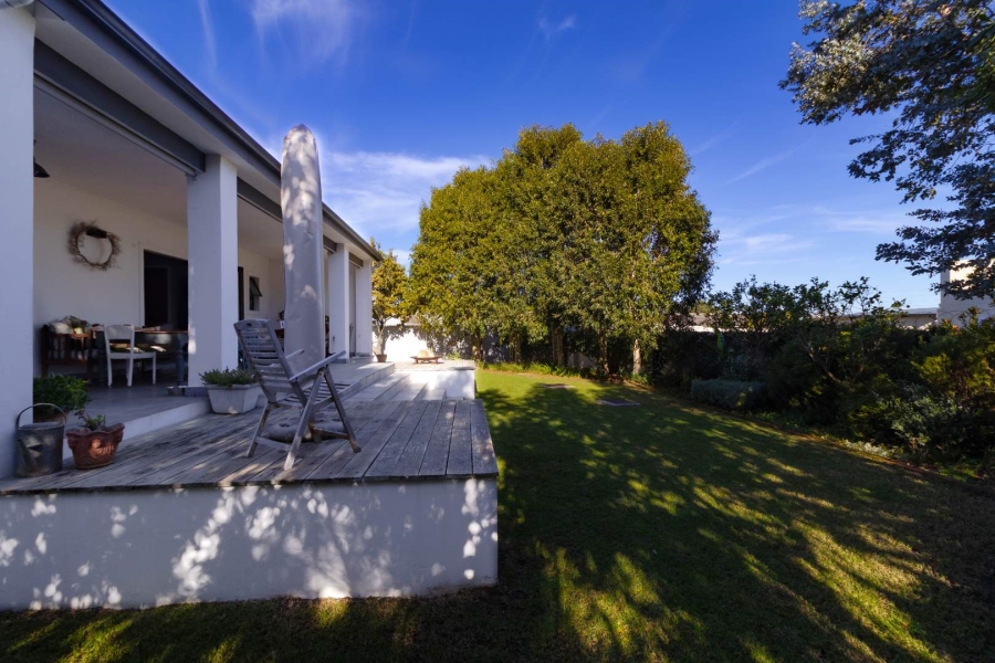 2 Bedroom Property for Sale in Sandbaai Western Cape